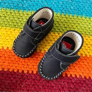 Baby shoes size 4 (6 m)